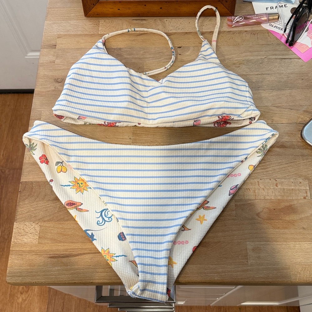 Bikini - Picture 4 of 5